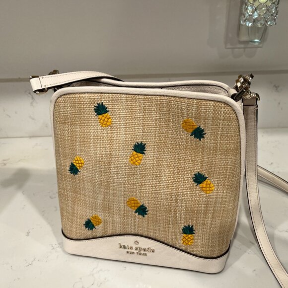 Kate Spade Darcy pineapple small bucket bag - Picture 1 of 4